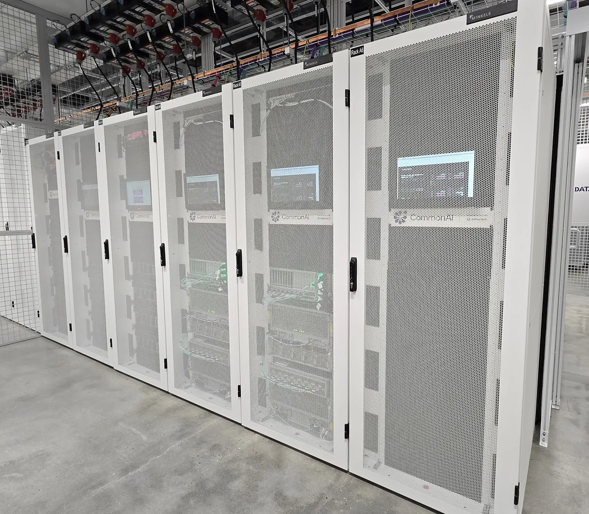 Lilliput UK supplies 15 inch touch screen monitors for data centre monitoring